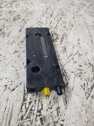 BMW 1 E81 E87 Aerial antenna amplifier 695890002