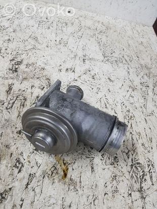 BMW 1 E81 E87 EGR valve 7792077