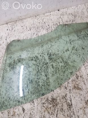 BMW 1 E81 E87 Front door window glass four-door