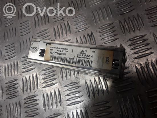 Audi A4 S4 B6 8E 8H Aerial antenna amplifier 8E0919895A