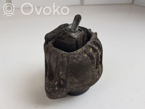 BMW 3 E90 E91 Engine mount bracket 13981112