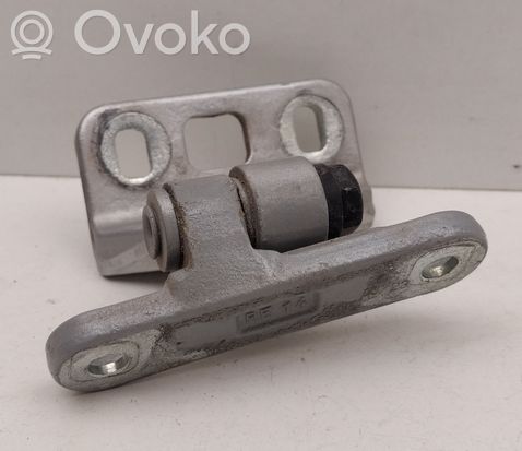 Mercedes-Benz E W211 Rear door upper hinge