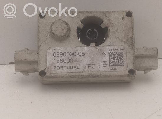 BMW 5 E60 E61 Aerial antenna amplifier 6990090