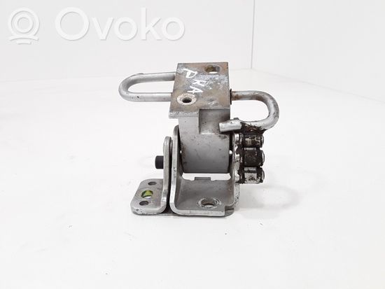 Audi A4 S4 B7 8E 8H Front door lower hinge 8E0831411B