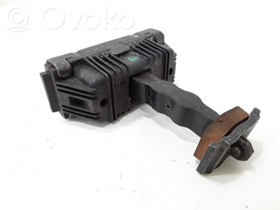 BMW 5 E39 Front door check strap stopper