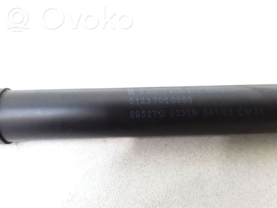 BMW 3 E90 E91 Front bonnet/hood damper/strut 51237060550