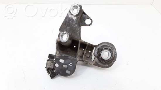 Volkswagen PASSAT B5.5 Engine mounting bracket 8E0199352F