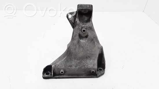 Volkswagen PASSAT B5.5 Engine mounting bracket