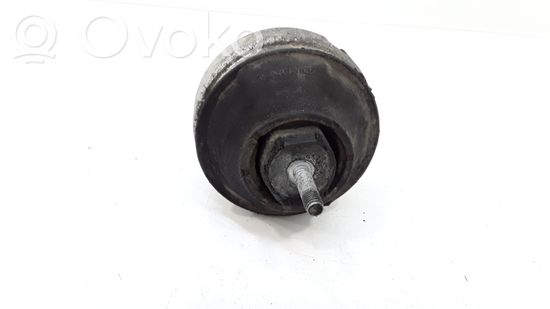 Volkswagen PASSAT B5.5 Engine mount bracket 8D0199379