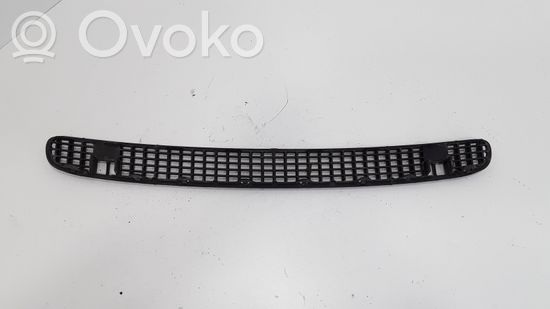 BMW 3 E46 Bonnet/hood grill 8208484