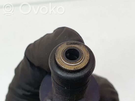 BMW 3 E46 Fuel injector 1439800