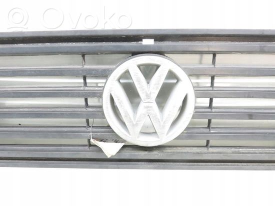 Volkswagen I LT Front bumper upper radiator grill