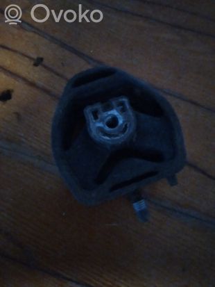 Volkswagen PASSAT B5.5 Engine mount bracket