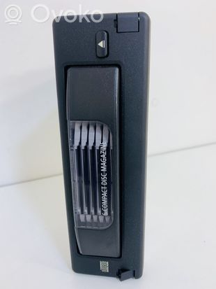 BMW 5 E60 E61 CD/DVD changer 70570172 9131850