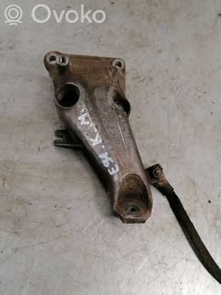 BMW 3 E90 E91 Engine mounting bracket 6760307