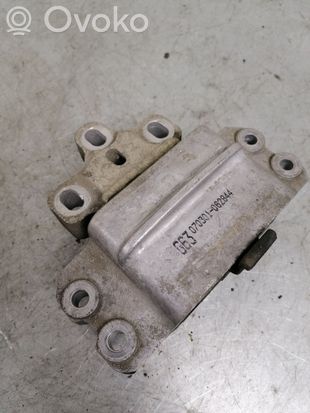 Volkswagen PASSAT B6 Engine mount bracket 070301062844