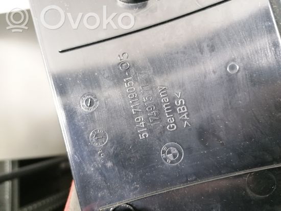 BMW 3 E90 E91 Other trunk/boot trim element 7119051
