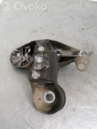 Volkswagen PASSAT B5.5 Engine mounting bracket 8E0199351