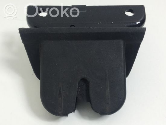 Audi A4 S4 B5 8D Tailgate/trunk/boot lock/catch/latch 8D9827520A