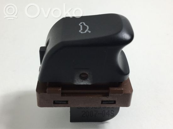 Audi A5 8T 8F Tailgate opening switch 8K0959831