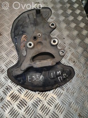 Mercedes-Benz E C207 W207 Front wheel hub