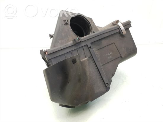BMW 1 E81 E87 Air filter box 7797460