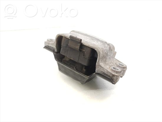 Volkswagen PASSAT B6 Engine mount bracket 3C0199555R