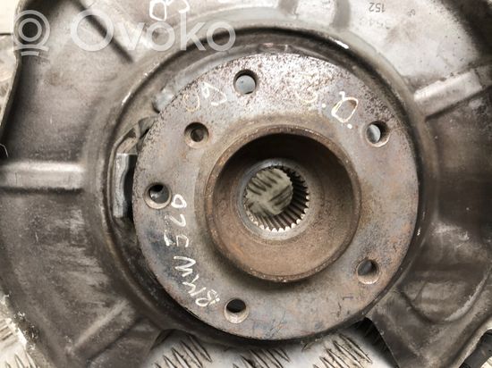 BMW 5 E60 E61 Rear wheel hub C248377 T8556U