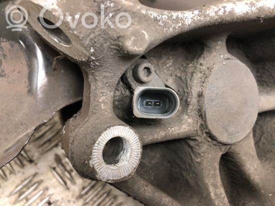 Volkswagen PASSAT B7 Rear wheel hub