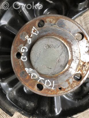 Volkswagen PASSAT B8 Rear wheel hub