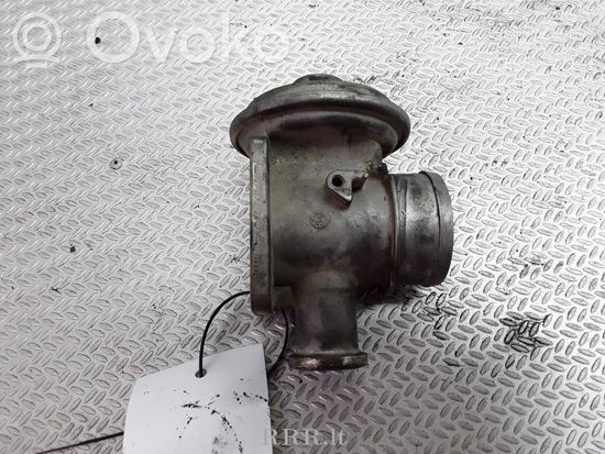BMW 7 E38 EGR valve 2248717