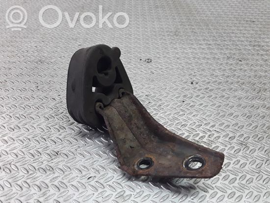 Mercedes-Benz S W220 Muffler mount bracket/holder A2024920644