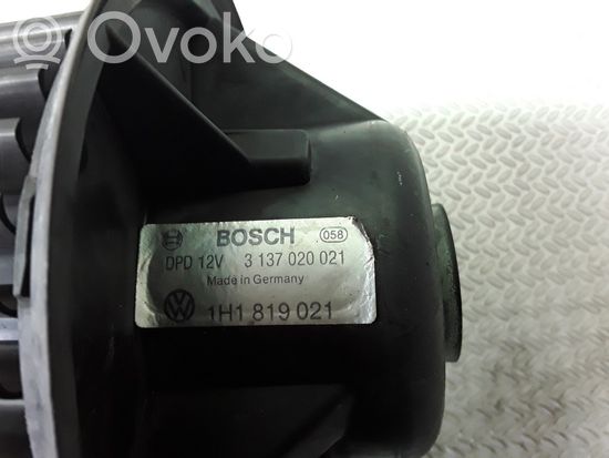 Volkswagen Golf III Heater fan/blower 3137020021