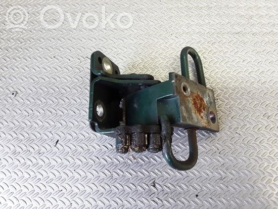Audi A4 S4 B6 8E 8H Front door lower hinge 8E0831411