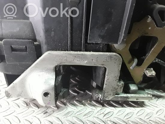 Mercedes-Benz C W202 Front door lock 2027204439