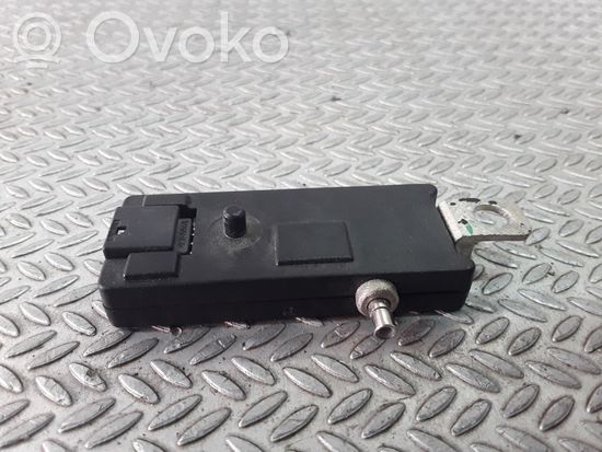 Audi A8 S8 D2 4D Aerial antenna amplifier 4D0035225Q