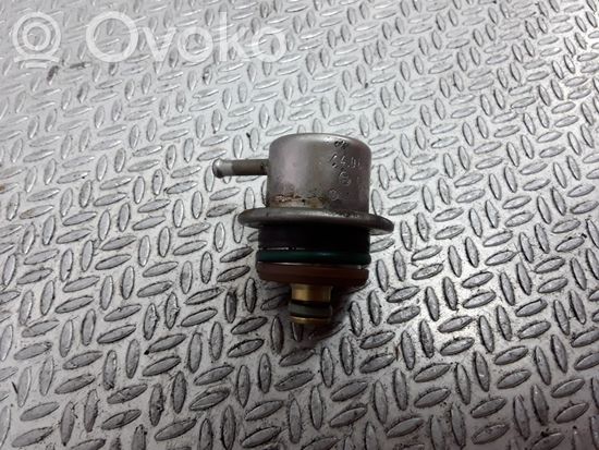 Audi A4 S4 B6 8E 8H Fuel pressure regulator 0280160575 078133534C