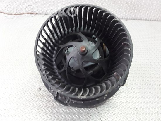 Volkswagen PASSAT B5.5 Heater fan/blower 8D2820021