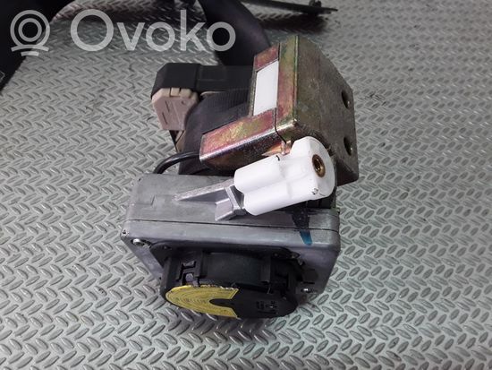 Volkswagen PASSAT B5.5 Rear seatbelt