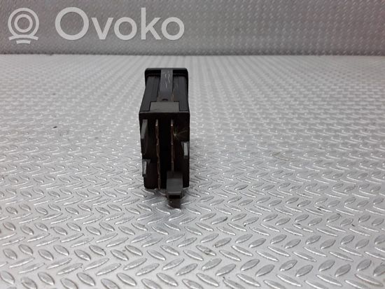 Volkswagen PASSAT B5 Hazard light switch 3B0953235D