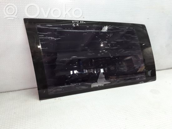 Mercedes-Benz Vito Viano W638 Rear side window/glass