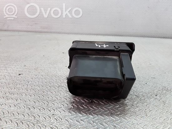 Audi A4 S4 B5 8D Dashboard side air vent grill/cover trim 8D1820901