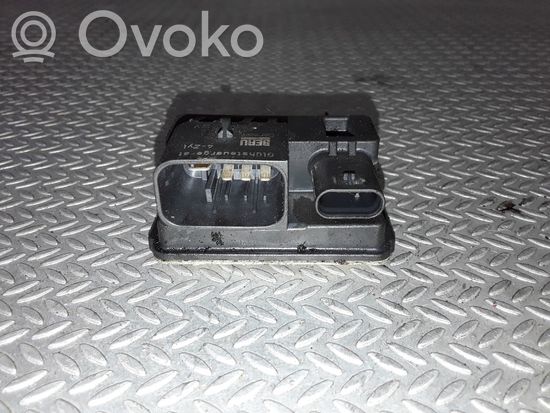 BMW 3 F30 F31 F80 Glow plug pre-heat relay 857008702 0522120103