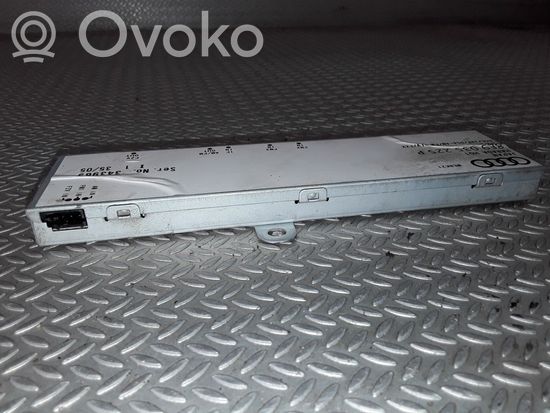 Audi A4 S4 B7 8E 8H Aerial antenna amplifier 8E9035225P