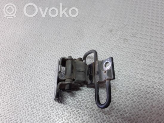 Audi A4 S4 B6 8E 8H Front door lower hinge 8E0831411
