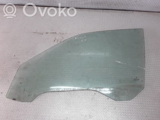 BMW 7 E38 Front door window glass four-door