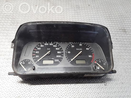 Volkswagen Golf III Speedometer (instrument cluster) 354001002