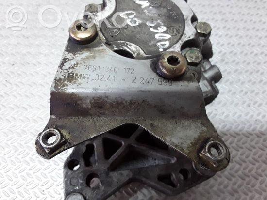 BMW 5 E39 Power steering pump 32412247599