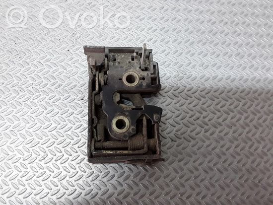Volkswagen PASSAT B3 Rear door lock 357839016B