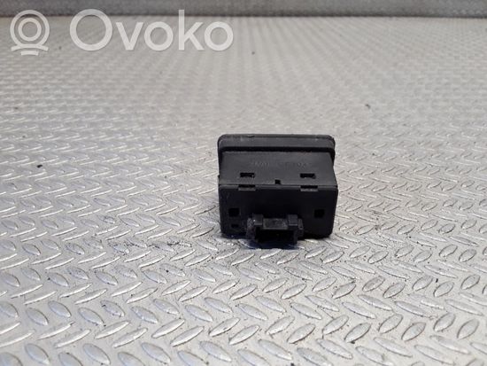 BMW 5 E39 Electric window control switch 8368974